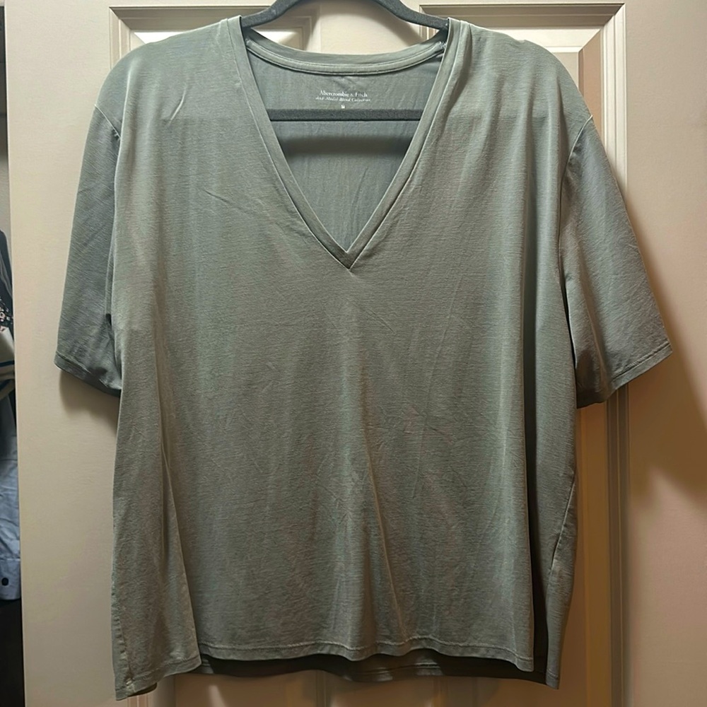 Abercrombie & Fitch T shirt